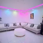 Beautiful Two Bedroom In With Parking *