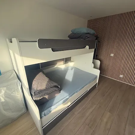 Apartment Beautiful Two Bedroom In With Parking Paris